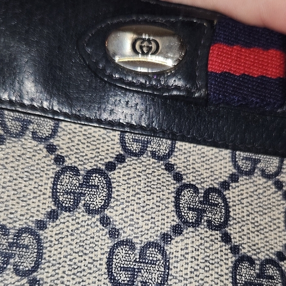 AUthentic Vintage Gucci black and Cream Women's Bag - Picture 5 of 5